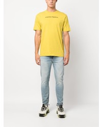 gelbes besticktes T-Shirt mit einem Rundhalsausschnitt von Diesel