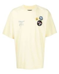 gelbes besticktes T-Shirt mit einem Rundhalsausschnitt von Musium Div.