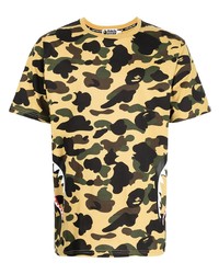 gelbes Camouflage T-Shirt mit einem Rundhalsausschnitt