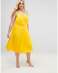 gelbes Midikleid mit Falten von Asos