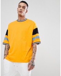gelbes horizontal gestreiftes T-Shirt mit einem Rundhalsausschnitt von ASOS DESIGN