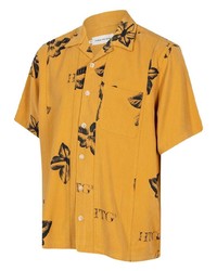 gelbes Kurzarmhemd mit Blumenmuster von HONOR THE GIFT
