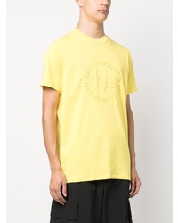 gelbes T-Shirt mit einem Rundhalsausschnitt mit Blumenmuster von Karl Lagerfeld