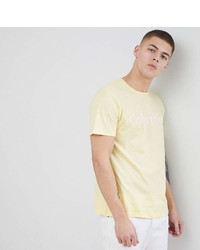 gelbes T-Shirt mit einem Rundhalsausschnitt von Calvin Klein