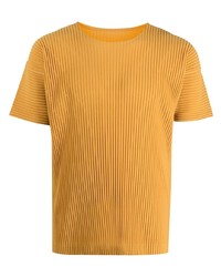 gelbes T-Shirt mit einem Rundhalsausschnitt von Homme Plissé Issey Miyake