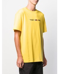 gelbes T-Shirt mit einem Rundhalsausschnitt von Tommy Jeans