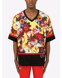 gelbes T-Shirt mit einem V-Ausschnitt mit Blumenmuster von Dolce & Gabbana