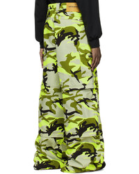 gelbgrüne Camouflage Cargohose von Vetements