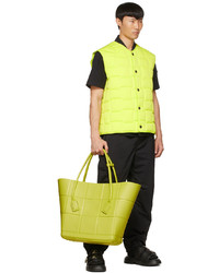 gelbgrüne gesteppte ärmellose Jacke von Bottega Veneta