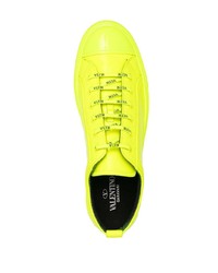 gelbgrüne Leder niedrige Sneakers von Valentino Garavani