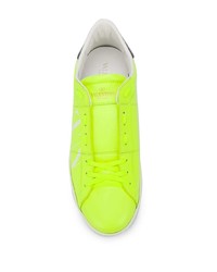 gelbgrüne Leder niedrige Sneakers von Valentino Garavani