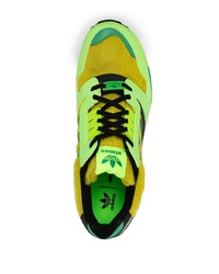 gelbgrüne Segeltuch niedrige Sneakers von adidas