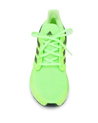 gelbgrüne Sportschuhe von adidas