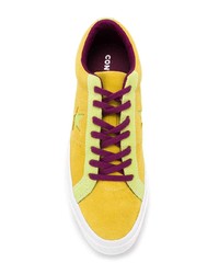 gelbgrüne Wildleder niedrige Sneakers von Converse