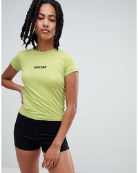 gelbgrünes bedrucktes T-Shirt mit einem Rundhalsausschnitt
