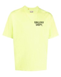 gelbgrünes bedrucktes T-Shirt mit einem Rundhalsausschnitt von GALLERY DEPT.