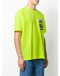 gelbgrünes bedrucktes T-Shirt mit einem Rundhalsausschnitt von Calvin Klein Jeans Est. 1978