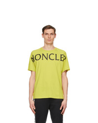 gelbgrünes bedrucktes T-Shirt mit einem Rundhalsausschnitt von Moncler