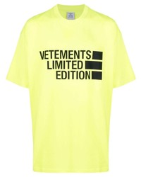 gelbgrünes bedrucktes T-Shirt mit einem Rundhalsausschnitt von Vetements