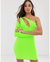 gelbgrünes figurbetontes Kleid von PrettyLittleThing