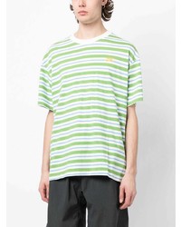 gelbgrünes horizontal gestreiftes T-Shirt mit einem Rundhalsausschnitt von Nike