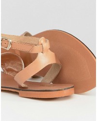 goldene flache Sandalen aus Leder von Asos