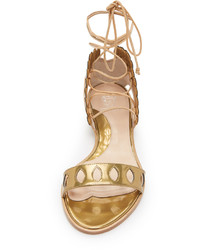 goldene flache Sandalen aus Leder von Paula Cademartori