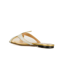 goldene flache Sandalen aus Leder von Charlotte Olympia