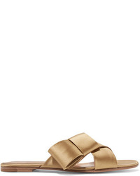 goldene flache Sandalen aus Satin