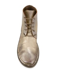goldene flache Stiefel mit einer Schnürung aus Leder von Marsèll