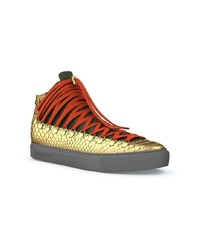 goldene hohe Sneakers aus Leder mit Schlangenmuster von Swear