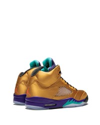 goldene hohe Sneakers von Jordan