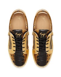 goldene Leder niedrige Sneakers mit Schlangenmuster von Giuseppe Zanotti