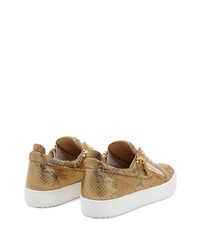 goldene Leder niedrige Sneakers mit Schlangenmuster von Giuseppe Zanotti