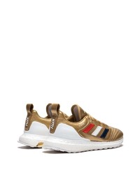 goldene Leder Sportschuhe von adidas