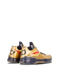 goldene Leder Sportschuhe von Nike