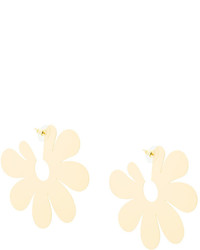 goldene Ohrringe mit Blumenmuster von Simone Rocha