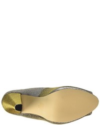 goldene Pumps von Carvela