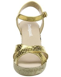 goldene Sandalen von Desigual