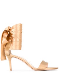 goldene Sandalen von Gianvito Rossi