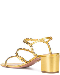 goldene Sandalen von Aquazzura