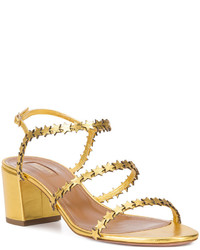 goldene Sandalen von Aquazzura