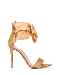 goldene Satin Sandaletten von Gianvito Rossi
