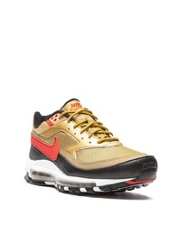 goldene Sportschuhe von Nike