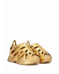 goldene Sportschuhe von Dolce & Gabbana