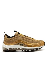 goldene Sportschuhe von Nike