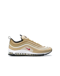 goldene Sportschuhe von Nike