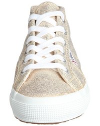 goldene Turnschuhe von Superga