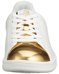 goldene Turnschuhe von XTI