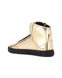 goldene verzierte hohe Sneakers von Versace